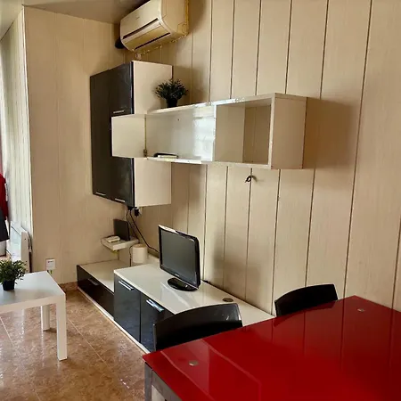 Alquilersalou Loft B サロウ